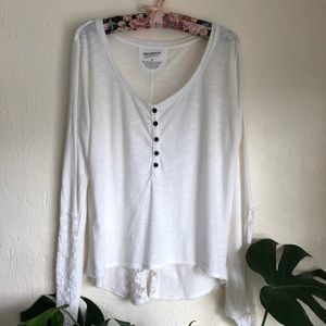 Arizona Jeans white long sleeve lace shirt